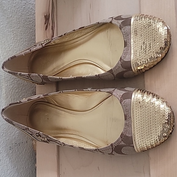 🌻 COACH SHINE SIGNATURE LOGO FLATS. - Picture 3 of 13